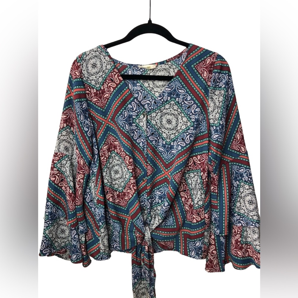 Altar’d State Paisley Printed Button Down Tie Front Top Size Medium